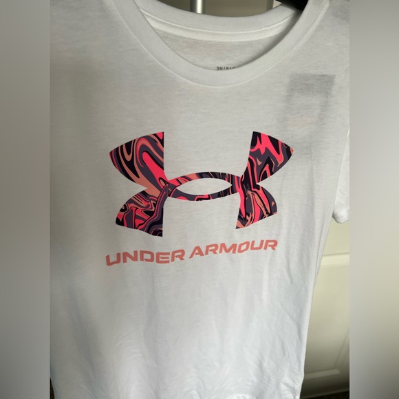Under Armour White GRAPHIC SHORT SLEEVE SHIRT Size Small NWT - Picture 3 of 13